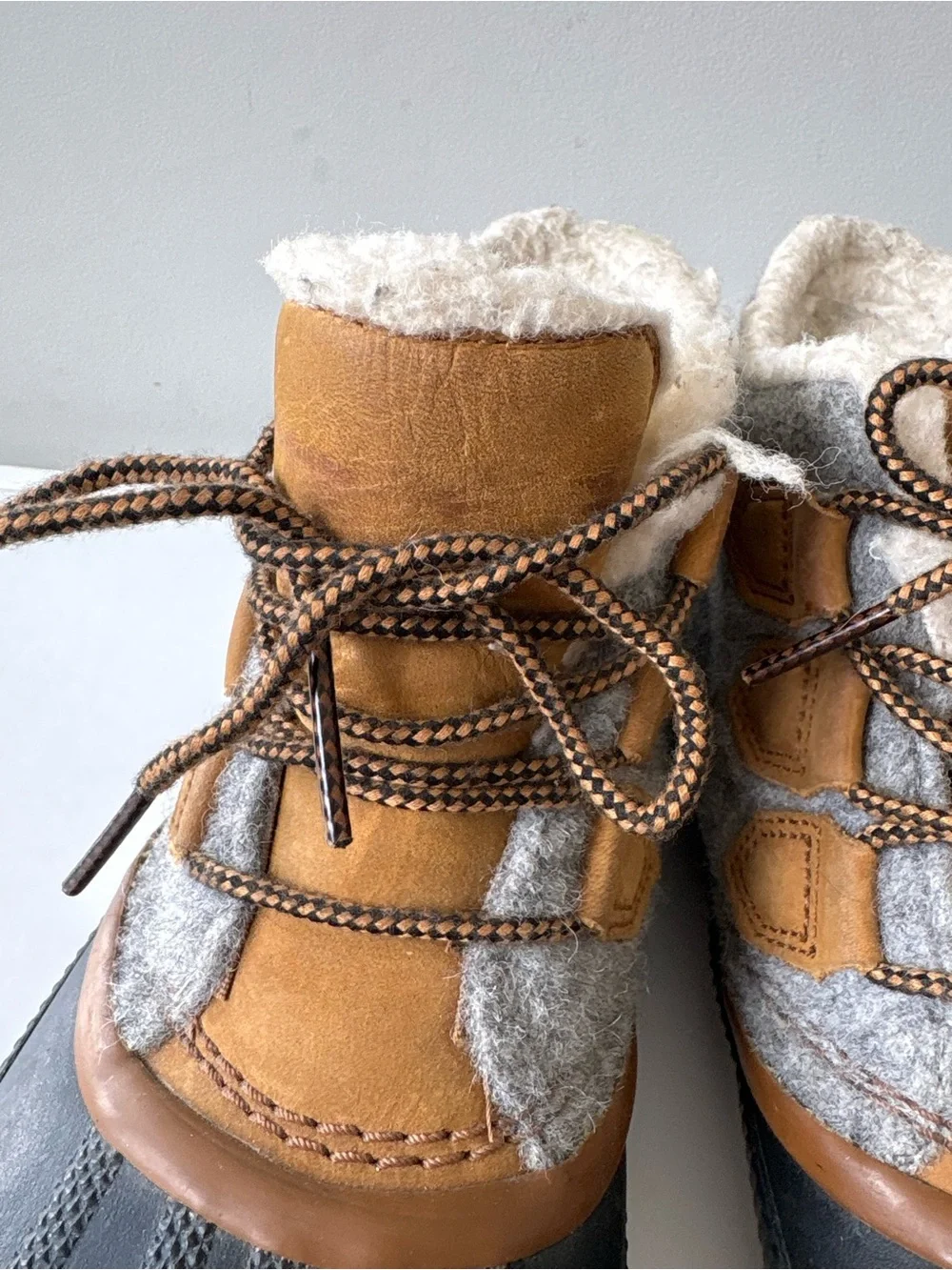 Sorel Out N About Plus Felt Boots Women’s 7 Waterproof